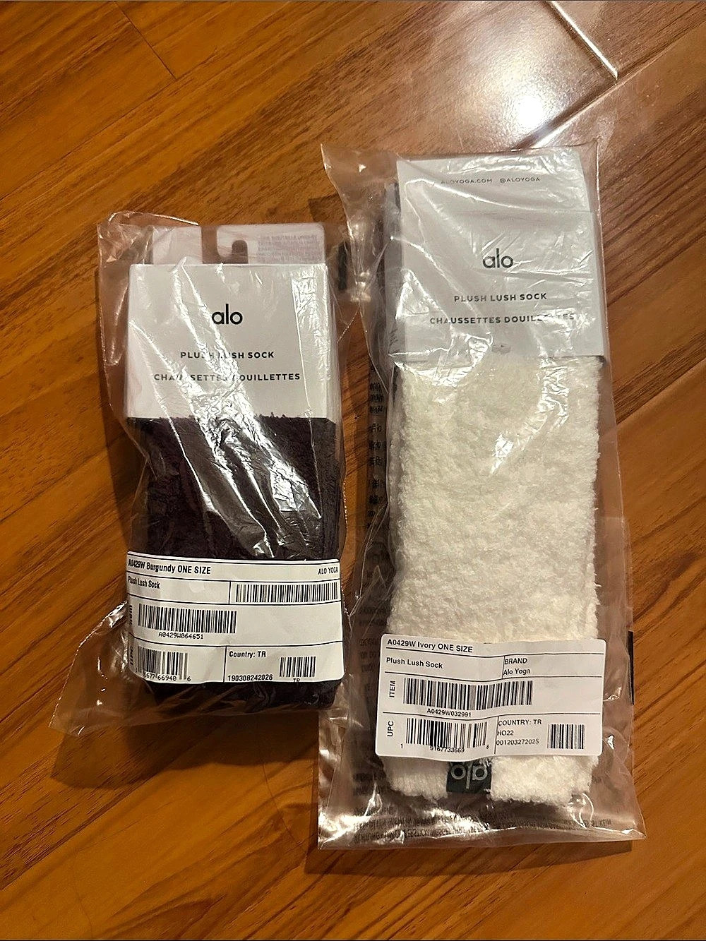 Alo Yoga Plush Lush Sock Plush Socks Burgundy & Ivory NWT